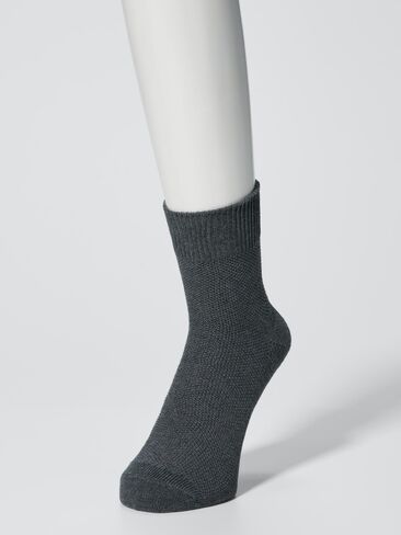 Uniqlo Pique Half Socks in Saudi Arabia