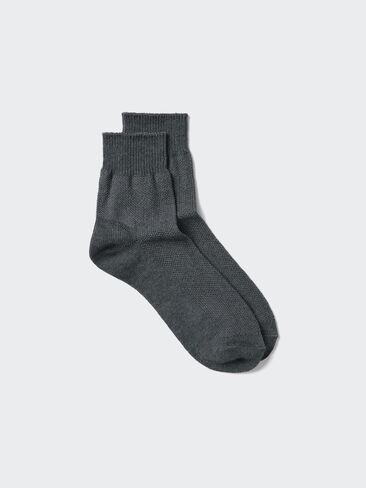 Uniqlo Pique Half Socks in Saudi Arabia