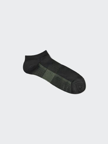 Uniqlo Sports Short Socks in Saudi Arabia