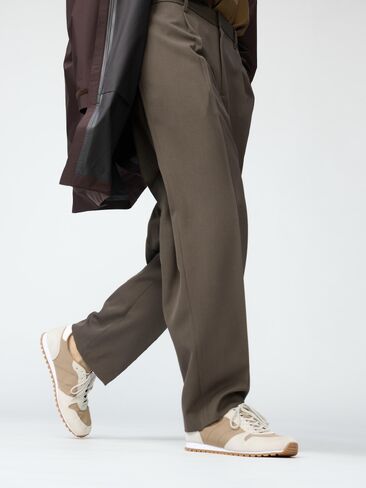 حذاء رياضي بمزيج من Uniqlo in Saudi Arabia