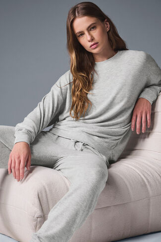 Alo Yoga Soho Pullover - Athletic Heather Grey in Saudi Arabia