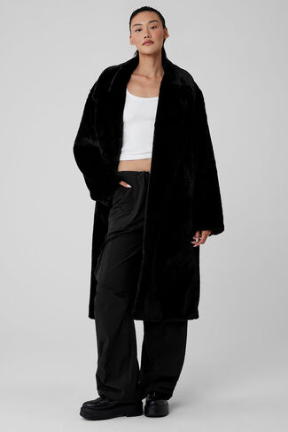 Alo Yoga Oversized Faux Fur Trench - Black in Saudi Arabia
