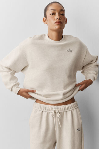Alo Yoga Accolade Crew Neck Pullover - Oatmeal Heather in Saudi Arabia