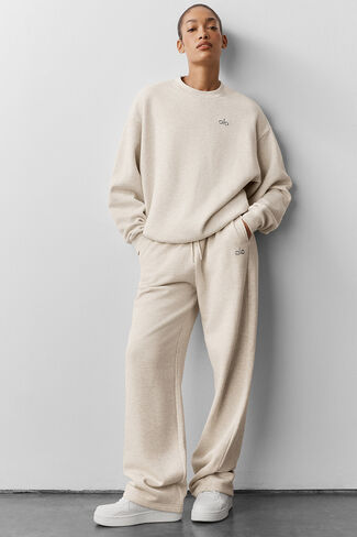 Alo Yoga Accolade Crew Neck Pullover - Oatmeal Heather in Saudi Arabia