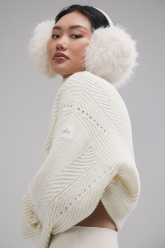 Alo Yoga Winter Magic Cashmere Turtleneck - Ivory in Saudi Arabia