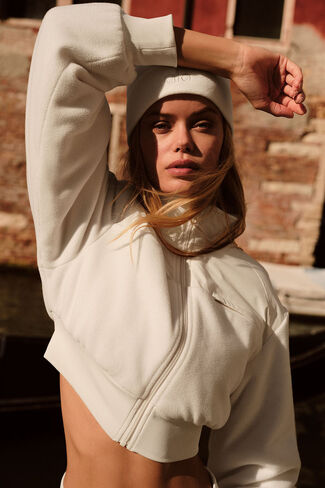 Alo Yoga Polar Fleece Cropped Wintry Mix Jacket - Ivory in Kuwait