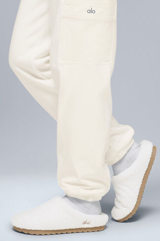 Alo Yoga Polar Fleece Wintry Mix Pant - Ivory in Saudi Arabia