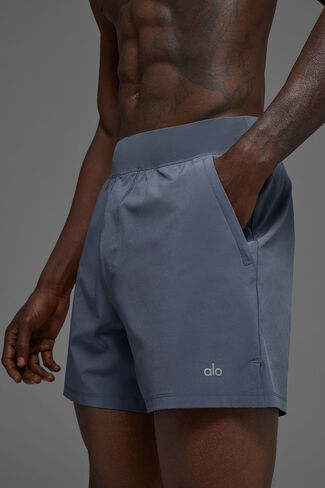 Alo Yoga 5" Repetition Short - Bluestone in Saudi Arabia