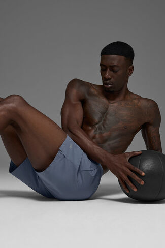 Alo Yoga 5" Repetition Short - Bluestone in Saudi Arabia