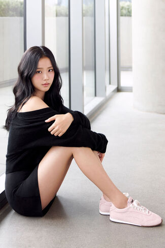 Alo Yoga ALO Sunset Sneaker + Jisoo - Bloom Pink in Saudi Arabia