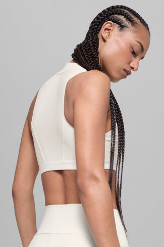 حمالة صدر من Alo Yoga Airlift Mesh Infatuation - عاجي in Kuwait