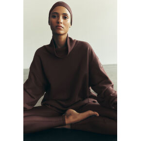 Alo Yoga Hazy Mock Neck Pullover - Brownstone in Kuwait