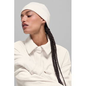 Alo Yoga Performance Fleece Beanie - Ivory/Ivory - Ivory/Ivory / One Size in Kuwait