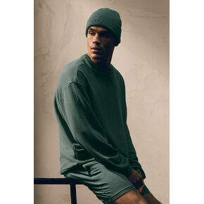 Alo Yoga Chill Crew Neck Pullover - Clover Green in Kuwait