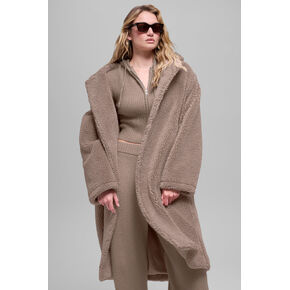 Alo Yoga Oversized Sherpa Trench - Chai Latte in Kuwait
