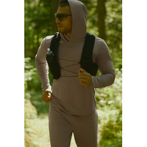 Alo Yoga Conquer Reform Long Sleeve With Hood - Gravel in Kuwait