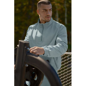 Alo Yoga Light Weight Takeaway Track Pullover - Desert Sage in Kuwait