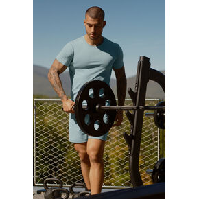 Alo Yoga Conquer Reform Crewneck Short Sleeve - Desert Sage in Kuwait