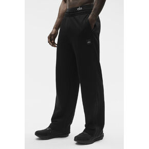 Alo Yoga Field Sweatpant - Black in Kuwait