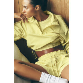 Alo Yoga Cropped 1/4 Zip Alumni Pullover - Sunshine in Kuwait