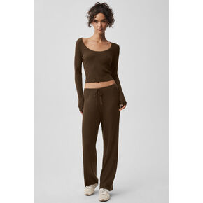 Alo Yoga Sweater Knit Mid-Rise Unwind Wide Leg Pant - Espresso in Kuwait