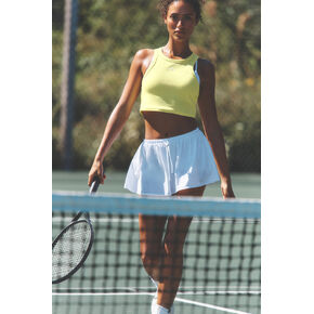 Alo Yoga Breezy Tennis Skirt - White in Kuwait
