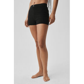 Alo Yoga Pointelle Sweater Be Mine Hot شورت - أسود in Kuwait