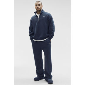 Alo Yoga Accolade Straight Leg Sweatpant - Navy in Kuwait