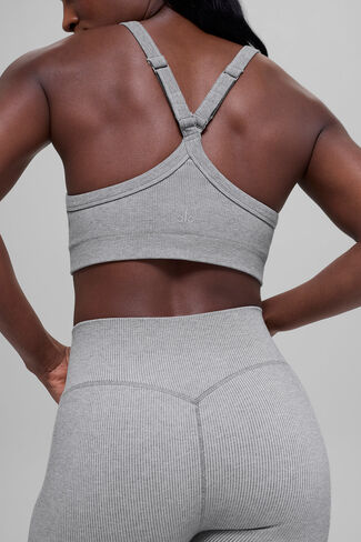Alo Yoga Seamless Two Tone Rib Bra - Light Misty Grey Heather in Saudi Arabia