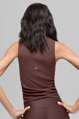 Alo Yoga Ribbed En Pointe Tank - Brownstone in Saudi Arabia
