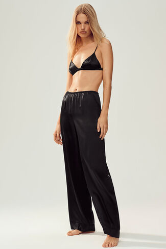 Alo Yoga Silk Luminous Pant (Regular) - Black in Saudi Arabia
