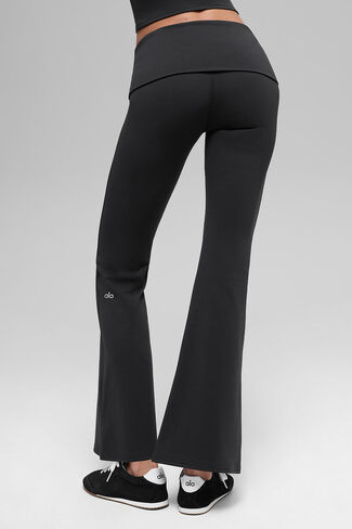 Alo Yoga ALO Softculpt 7/8 Foldover Flare Legging - أسود in Kuwait