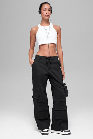 Alo Yoga Mid-Rise Scout Cargo Pant - Black in Saudi Arabia