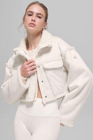 Alo Yoga Faux Shearling Snowfall Cropped Jacket - Ivory in Saudi Arabia