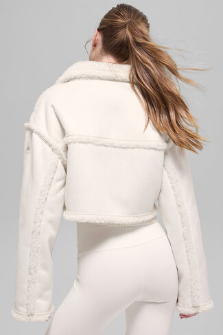 Alo Yoga Faux Shearling Snowfall Cropped Jacket - Ivory in Saudi Arabia