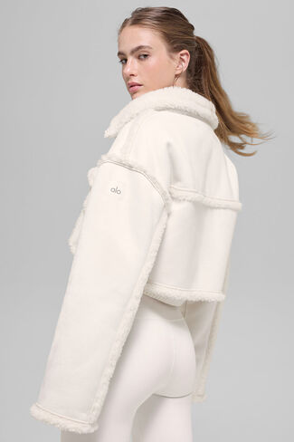 Alo Yoga Faux Shearling Snowfall Cropped Jacket - Ivory in Saudi Arabia
