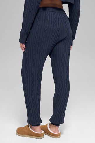 Alo Yoga Cable Knit Winter Bliss Pant - Navy in Kuwait