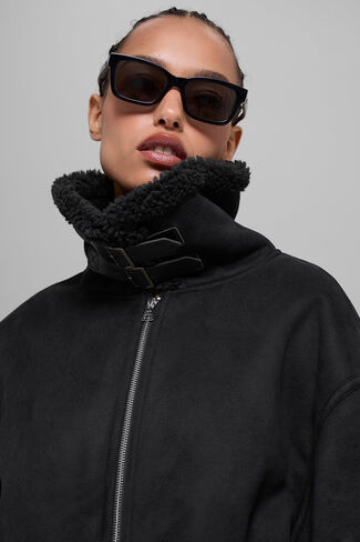 Alo Yoga Faux Shearling Grand Jacket - Black in Saudi Arabia