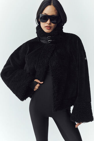 Alo Yoga Sherpa Fireside Bomber - Black in Saudi Arabia