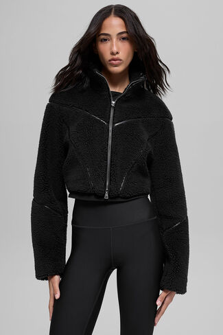 Alo Yoga Sherpa Cropped Slope Side Jacket - Black in Kuwait