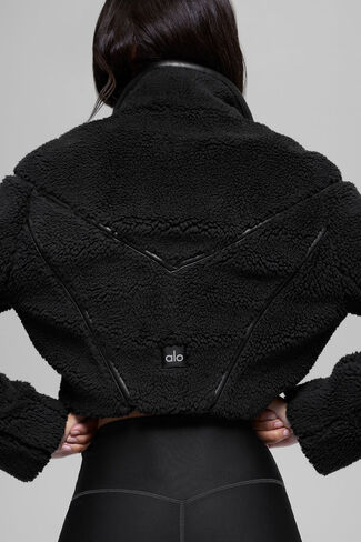 Alo Yoga Sherpa Cropped Slope Side Jacket - Black in Kuwait