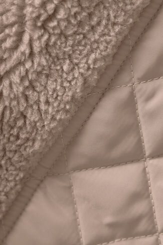 Alo Yoga Sherpa Edge Bomber - Chai Latte in Saudi Arabia