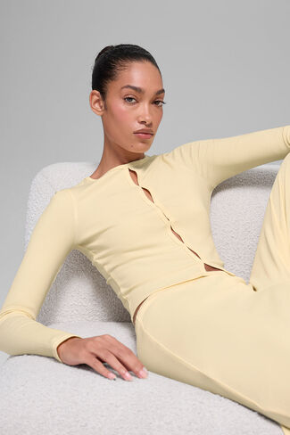 Alo Yoga Dreamlight Long Sleeve Top - Candlelight Yellow in Saudi Arabia