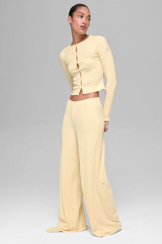 Alo Yoga Dreamlight Long Sleeve Top - Candlelight Yellow in Saudi Arabia