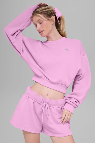 Alo Yoga Cropped Accolade Crewneck - Candy Heart Pink in Saudi Arabia
