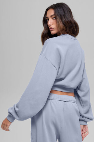 Alo Yoga Cropped Accolade Crewneck - Winter Frost in Saudi Arabia