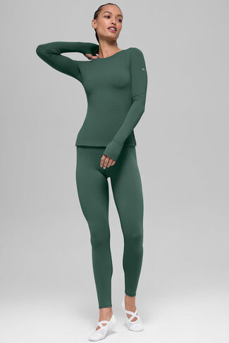 Alo Yoga Airbrush Winter Warm Nocturne Long Sleeve - Clover Green in Saudi Arabia