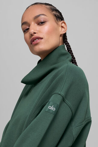 بلوفر Alo Yoga Hazy Mock Neck - أخضر كلوفر in Kuwait