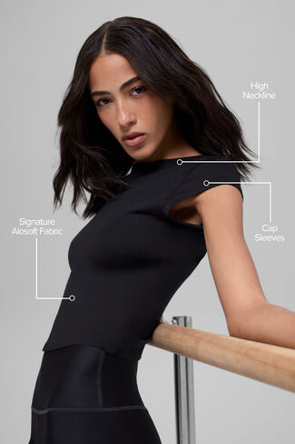 تي شيرت Alo Yoga Alosoft Back For More - أسود in Kuwait
