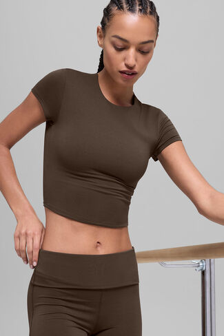 Alo Yoga ALO Softsculpt Precision Short Sleeve Top - Espresso in Saudi Arabia